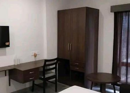 Hotel East International Tinsukia Екстер'єр фото